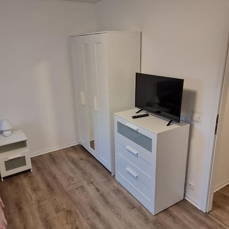 Gaestehaus-Ferienwohnung-Appartement Mit Terrasse - Naehe Kliniken/ Herzzentrum Бад-Эйнхаузен Экстерьер фото