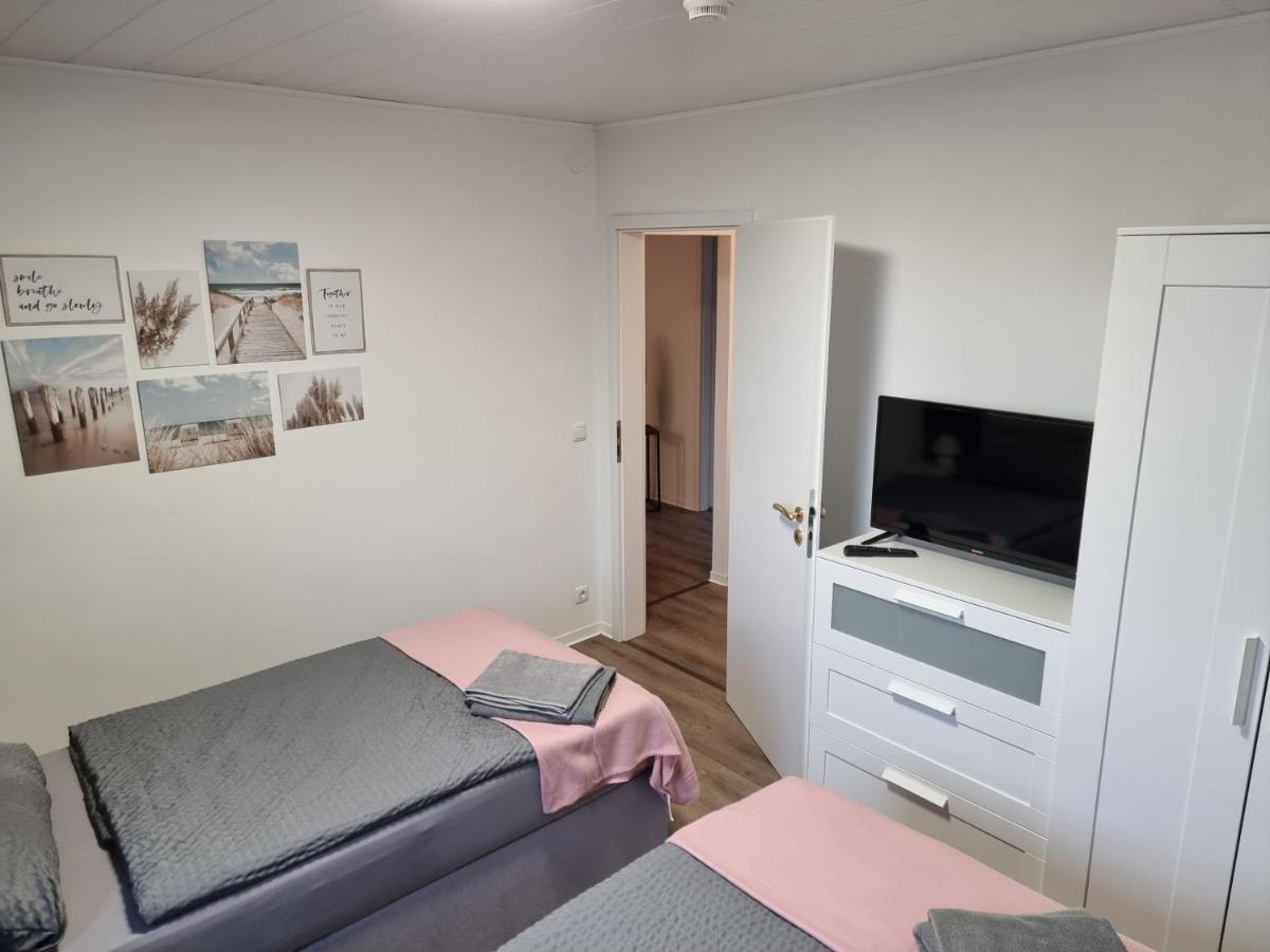 Gaestehaus-Ferienwohnung-Appartement Mit Terrasse - Naehe Kliniken/ Herzzentrum Бад-Эйнхаузен Экстерьер фото